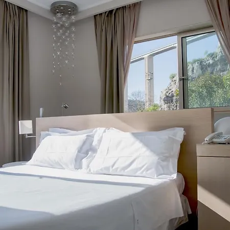 فندق Ferrohotel 4*